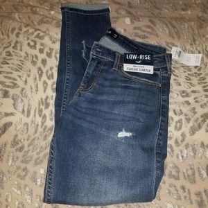 BNWT Hollister crop super skinny jeans! 7L!